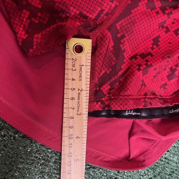 Lululemon Pace Setter Skirt Tall Womens 4 Red Snake Print Athletic Skort Tennis - Picture 8 of 9